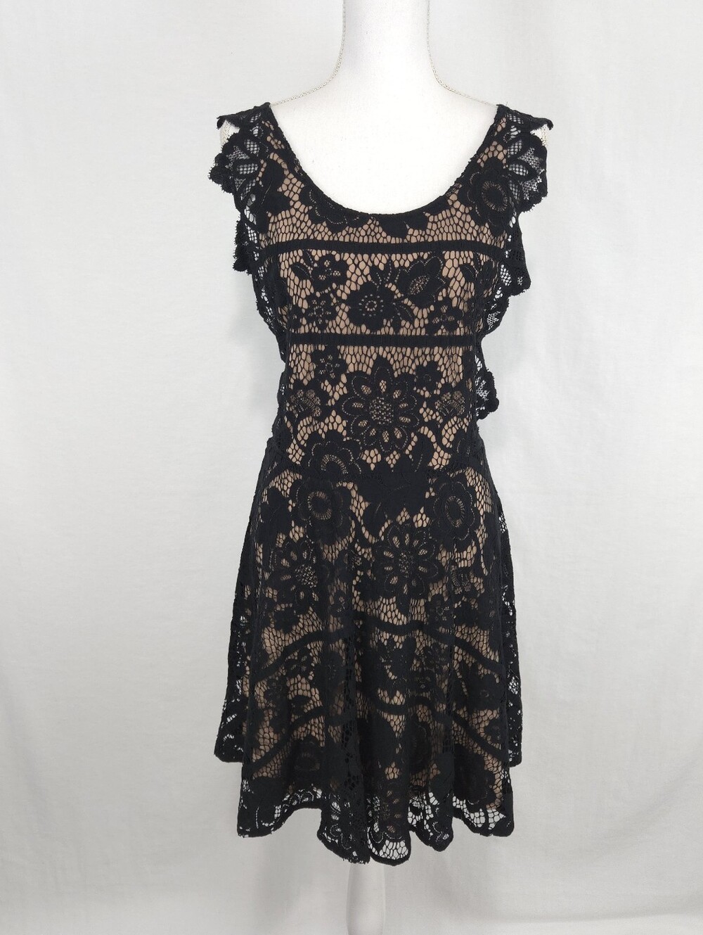 or Love Of Lemons Women's Black Floral Lace Gianna Apron Mini Dress
